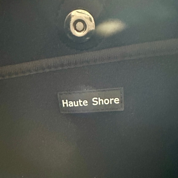 MARKED DOWN! HAUTE SHORE, LARGE NEOPRENE TOTE IN BLACK WITH GOLD STRIPE. - Picture 13 of 16